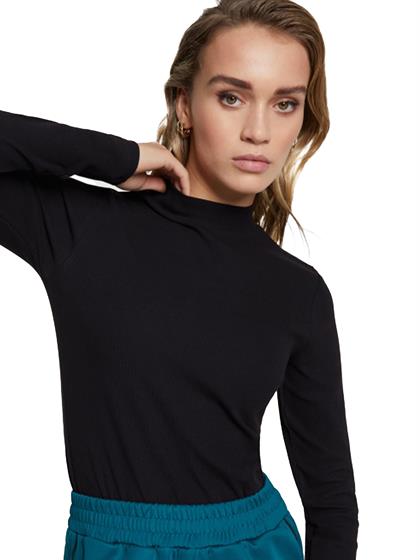 Alix LADIES KNITTED TURTLE NECK TOP