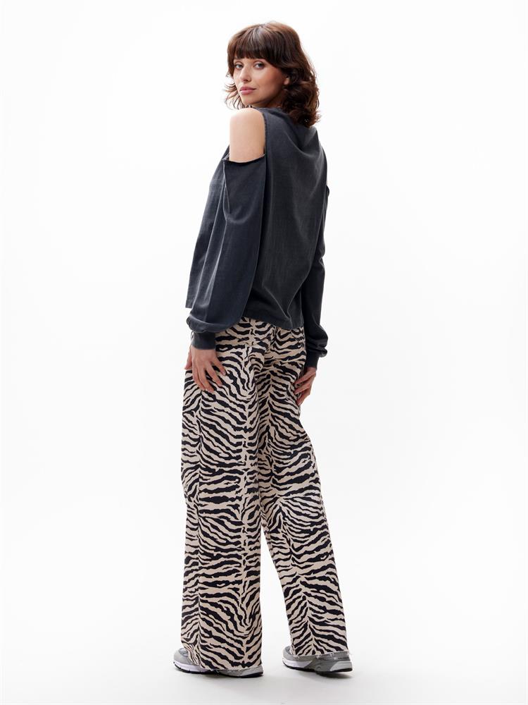 Catwalk Junkie Open shoulder long sleeve